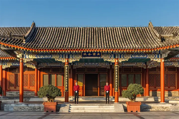 卡地亚在颐和安缦开启高级珠宝展