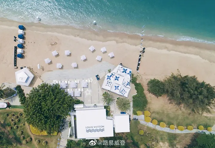 LV 夏日系列限时空间浪漫登陆厦门