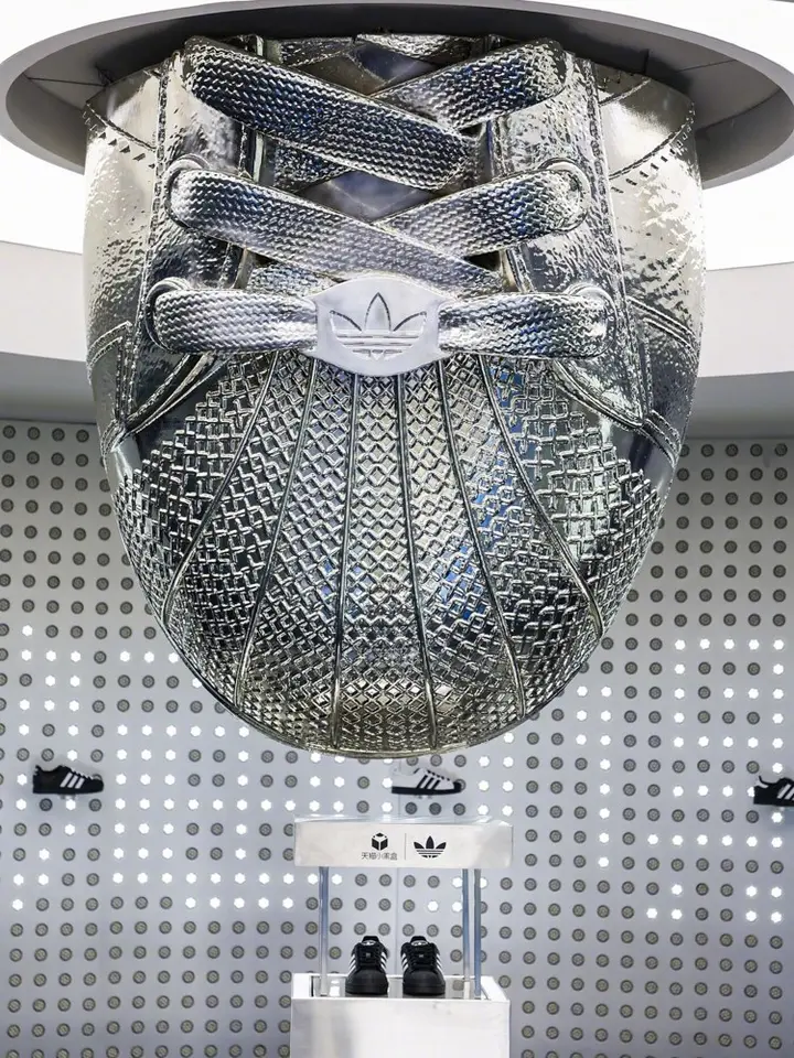 adidasOriginals 贝壳头大楼成为新晋打卡地标！