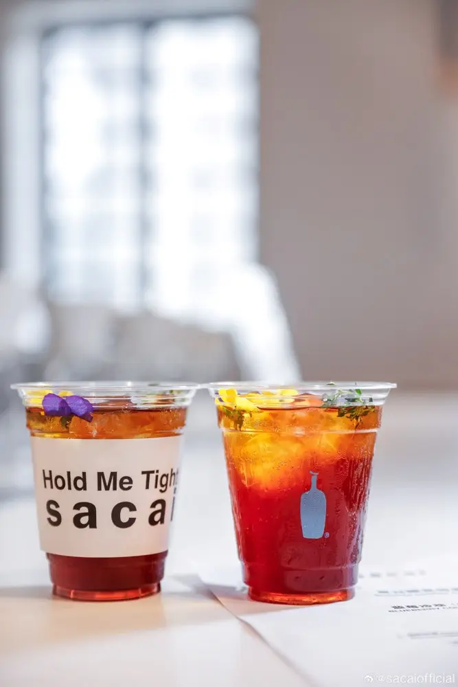 sacai 携手蓝瓶咖啡开启迷你咖啡站