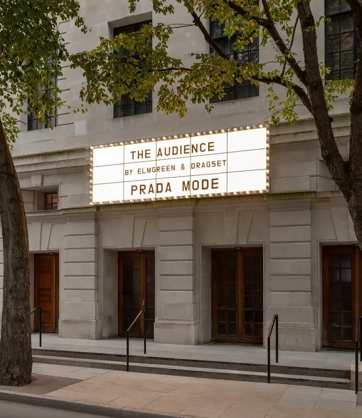 Prada 把市政厅变成「电影院」