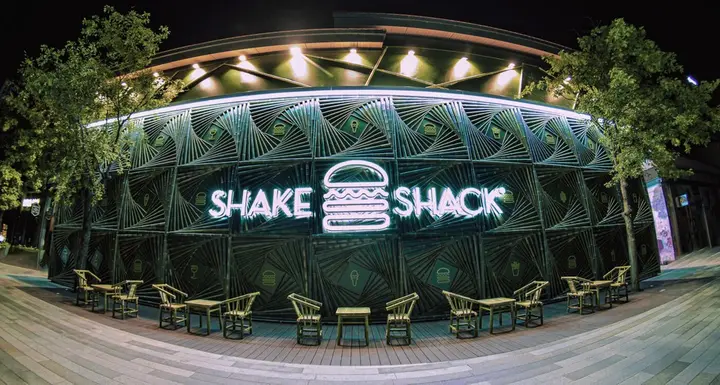 Shake Shack 打造「成都竹堡」艺术围挡
