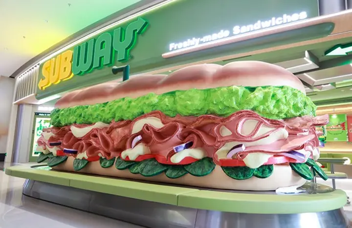 赛百味全国首家潜水艇旗舰店登陆上海