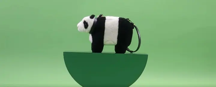 Thom Browne 在成都遇见熊猫花妮