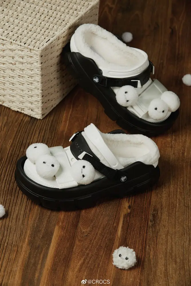 CROCS 的洞洞鞋「长毛了」