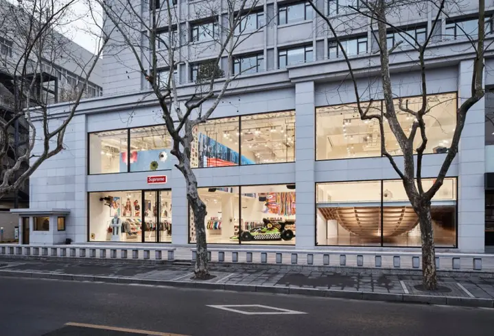 Supreme 中国首店惊喜「落沪」
