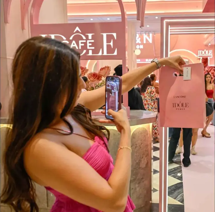 Communique Crafts Immersive Idôle Café Experience for Lancôme Idôle Power Launch