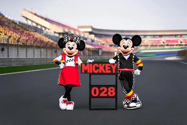 迪士尼 × F1 解锁奇速新体验